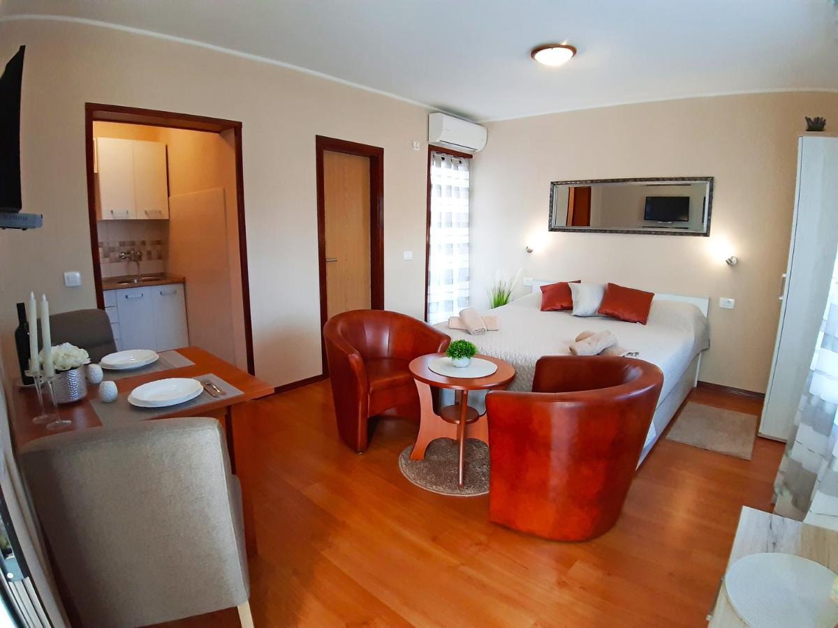 Apartments Zrinka 793 Пореч Экстерьер фото